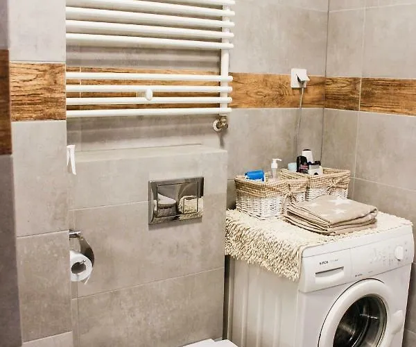 Modern Business Close To Center Check In 24h