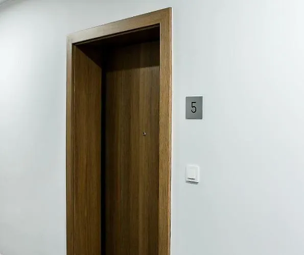 Modern Business Close To Center Check In 24h Appartement *