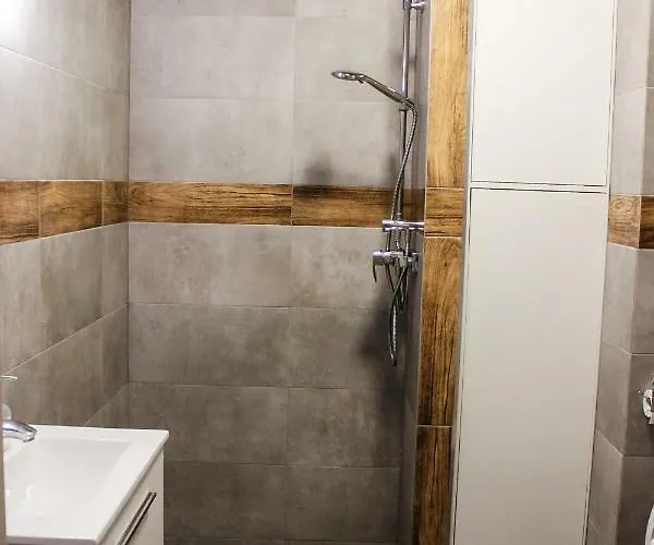 Modern Business Close To Center Check In 24h * بوزنان